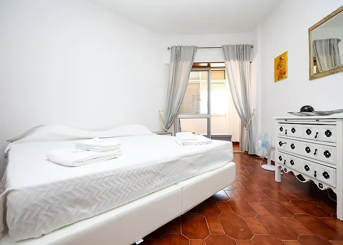 A72 - Colas Place In Apartment Lagos