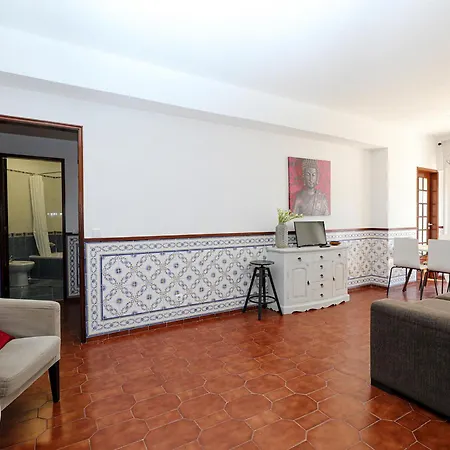 A72 - Colas Place In