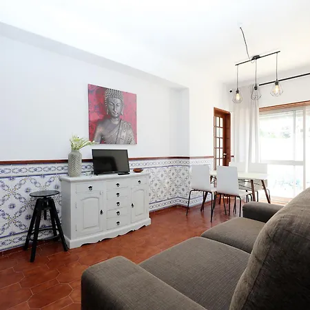 A72 - Colas Place In Lagos